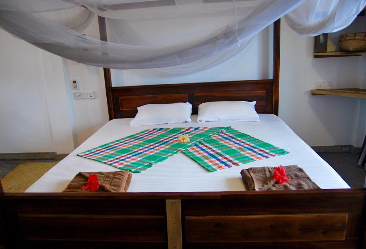 Cili Hotel Аругам Экстерьер фото