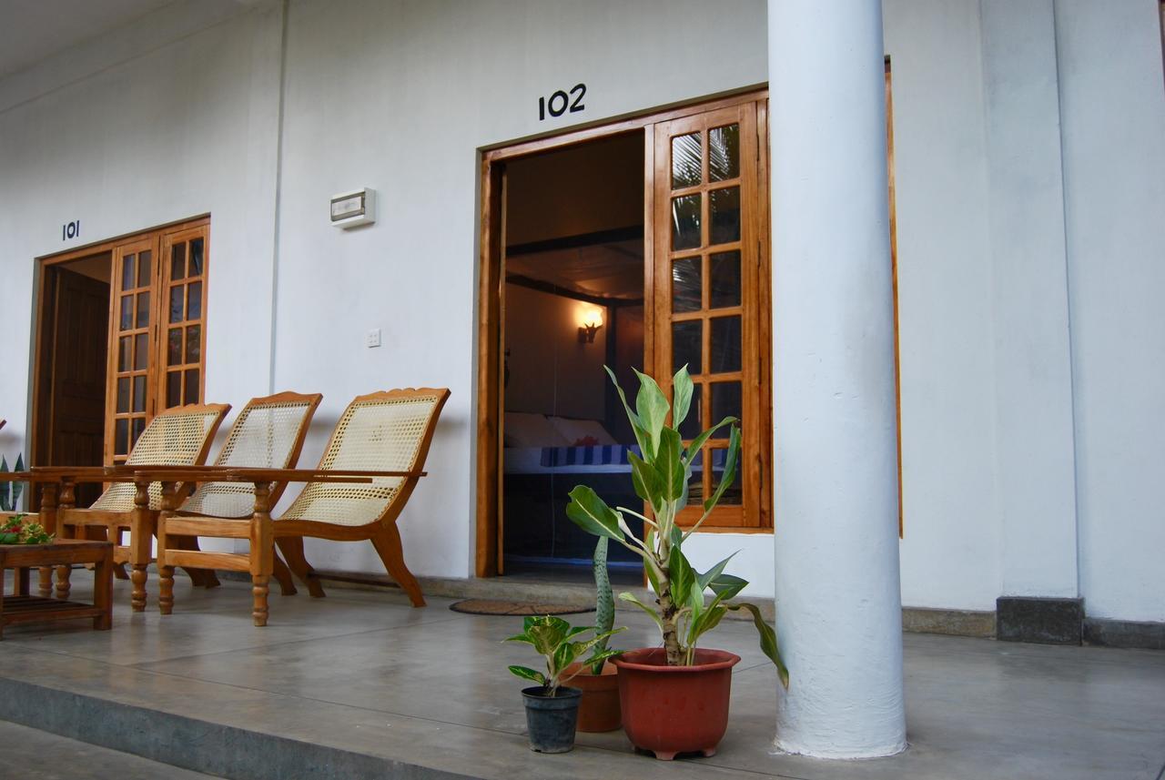 Cili Hotel Аругам Экстерьер фото