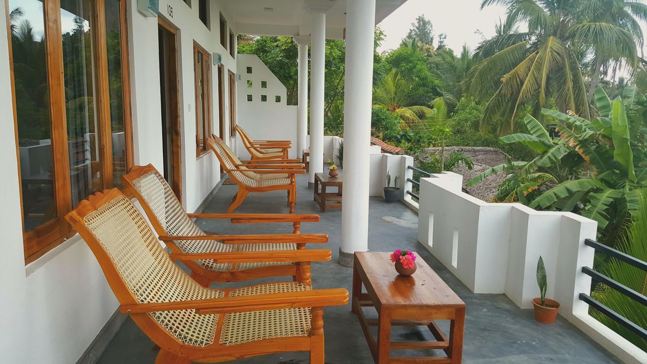 Cili Hotel Аругам Экстерьер фото