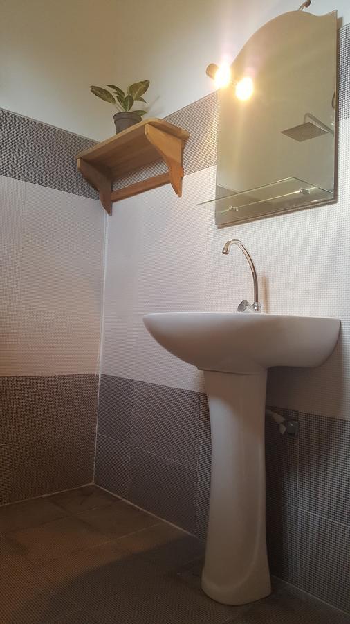 Cili Hotel Аругам Экстерьер фото