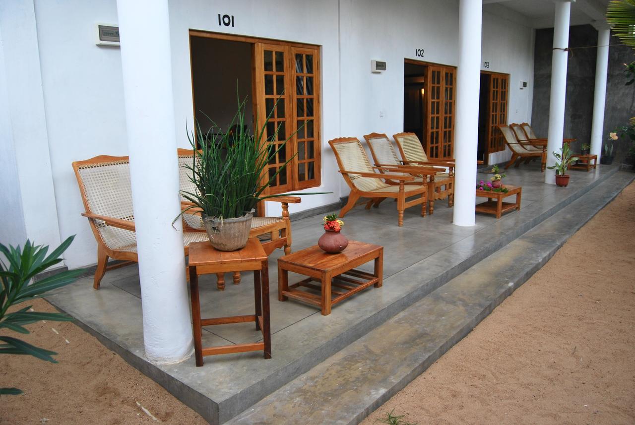 Cili Hotel Аругам Экстерьер фото