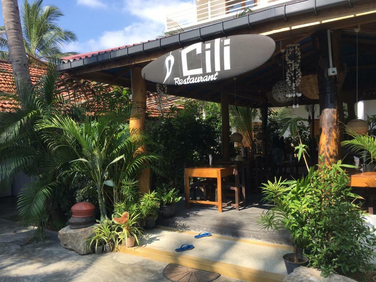 Cili Hotel Аругам Экстерьер фото